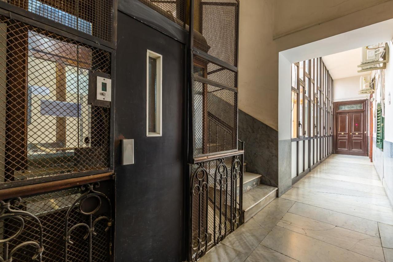 شقة Maria'S Bright Flats At The Cathedral نابولي المظهر الخارجي الصورة