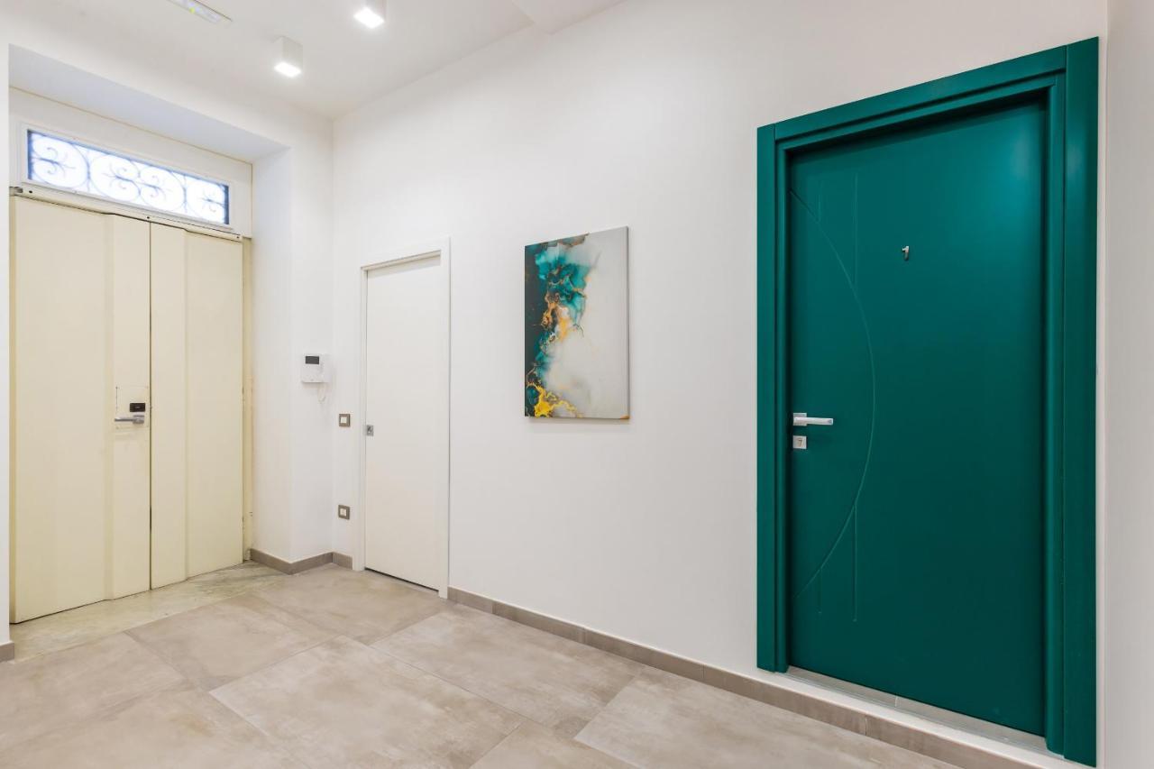 شقة Maria'S Bright Flats At The Cathedral نابولي المظهر الخارجي الصورة